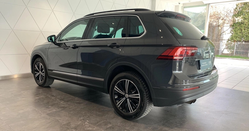 Volkswagen Tiguan cena 130900 przebieg: 33632, rok produkcji 2019 z Warszawa małe 379